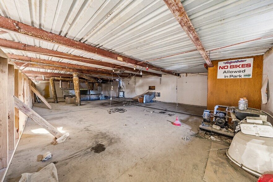 More Photos Of 727 Welch St, Medford Industrial For Sale