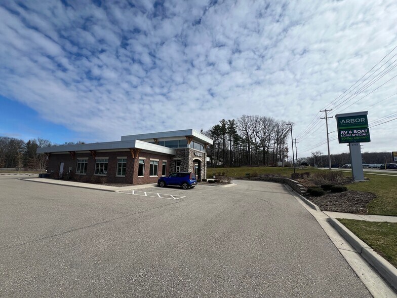 Primary Photo Of 2757-2775 44th St NW, Grand Rapids Unknown For Lease