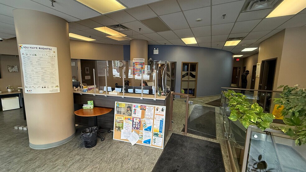 More Photos Of 346 Portage Av, Winnipeg Office For Lease