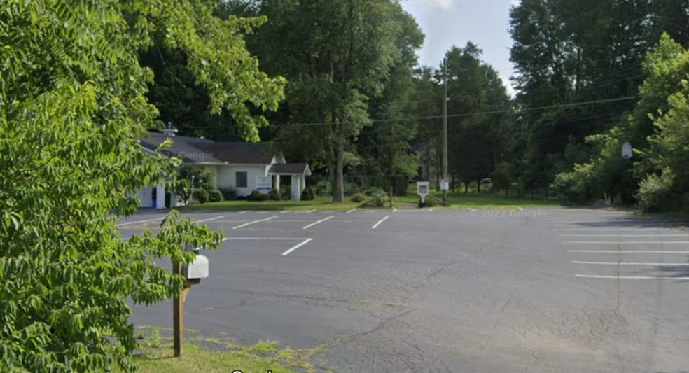 More Photos Of 1075 Ohio Pike, Cincinnati Office For Lease