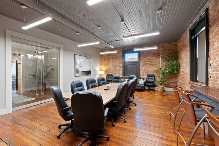 More Photos Of 2/4 N Main Street, Franklinton Storefront Retail Office For Lease