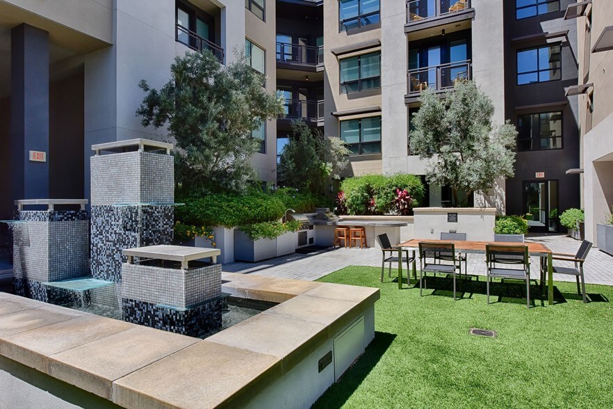 More Photos Of 7350 E Stetson Dr, Scottsdale Apartments For Lease