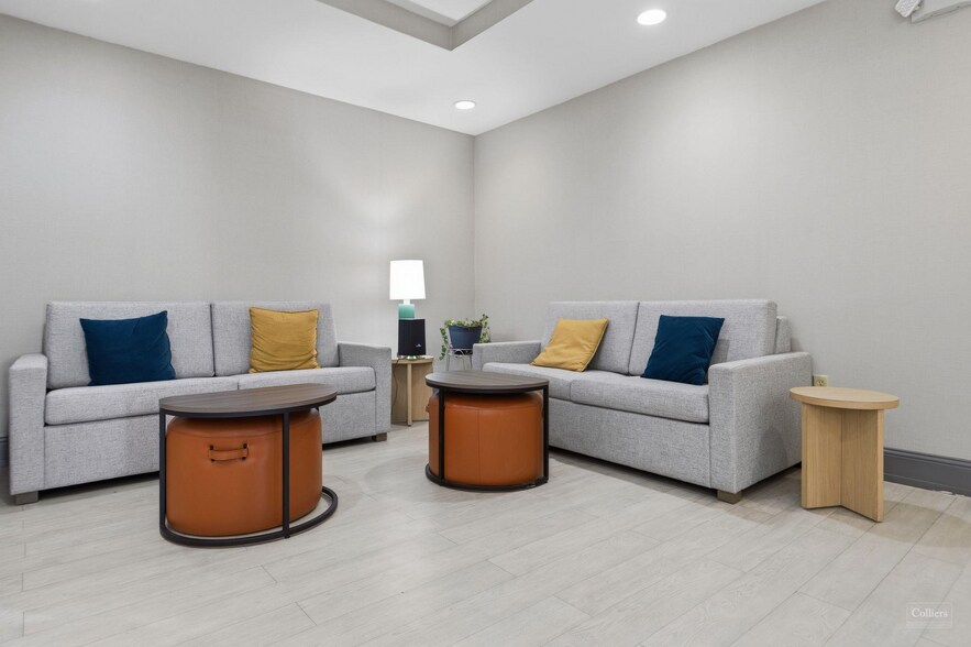 More Photos Of 334 Caroline St, Orange Hotel For Sale