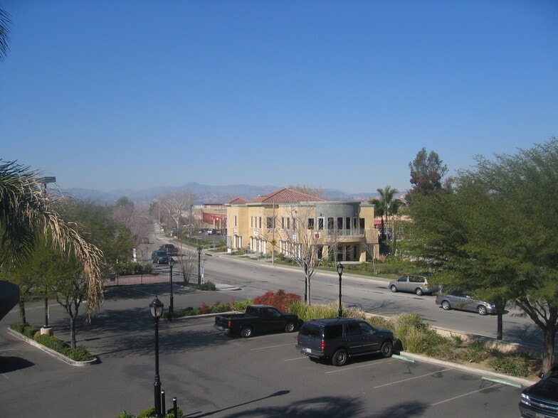More Photos Of 23300 Cinema Dr, Valencia General Retail For Lease