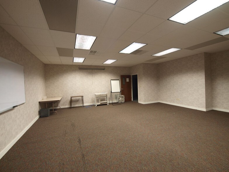 More Photos Of 2 E Long Ave, Dubois Coworking Space