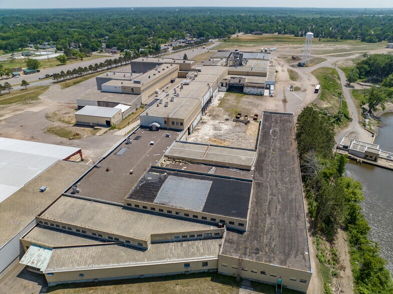 More Photos Of 1801 Mill Ave NE, Brainerd Warehouse For Lease