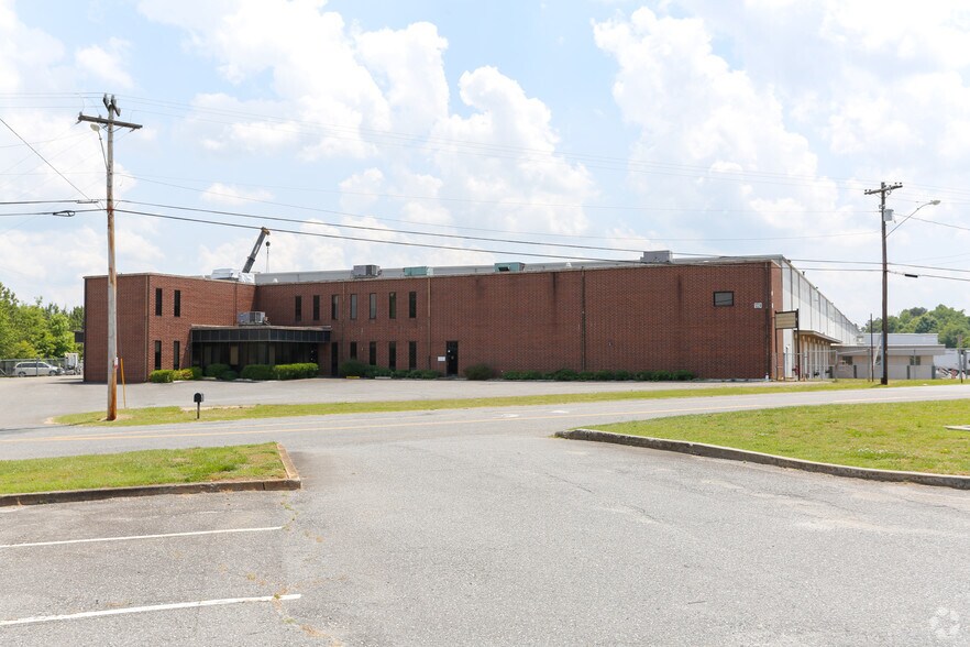 More Photos Of 1224 Isley Dr, Gastonia Manufacturing For Sale