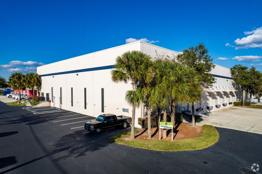 More Photos Of 4515 Metric Dr, Winter Park Warehouse For Lease