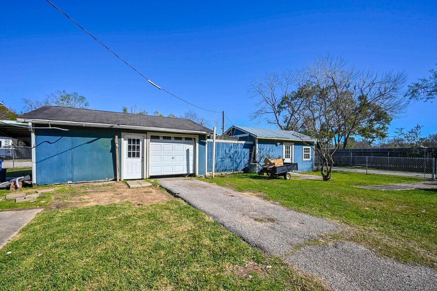 More Photos Of 18910 Carrot St, Spring Trailer Camper Park For Sale