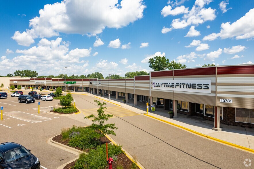 More Photos Of 10855 University Ave NE, Blaine Unknown For Lease