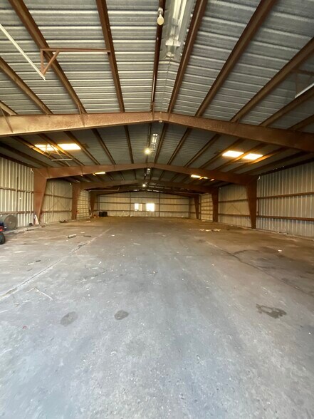 More Photos Of 3201 Texas Ave, La Marque Warehouse For Sale
