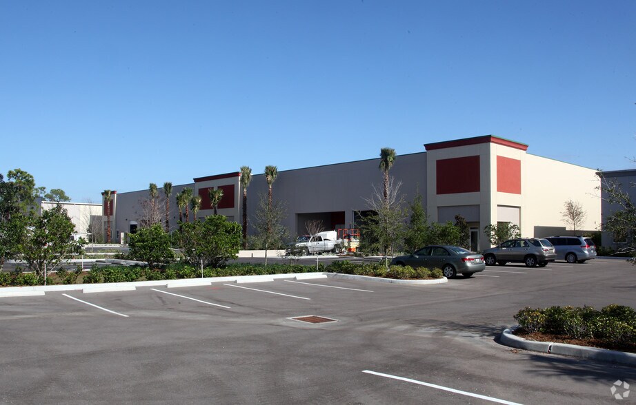 More Photos Of 12575 71st Ct, Largo Manufacturing For Lease