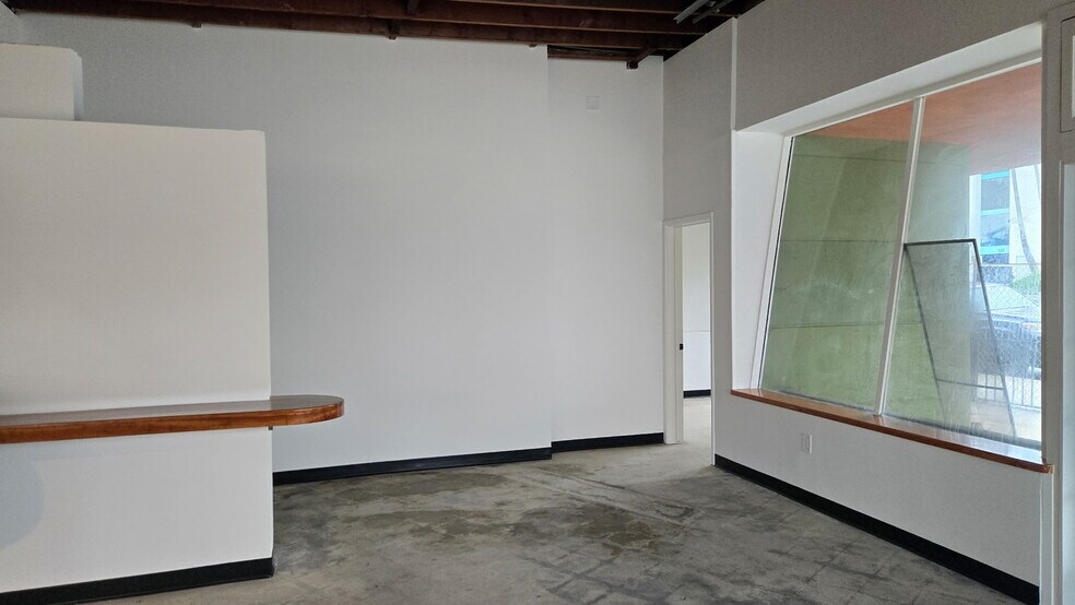 More Photos Of 126 N Catalina Ave, Redondo Beach Storefront For Lease