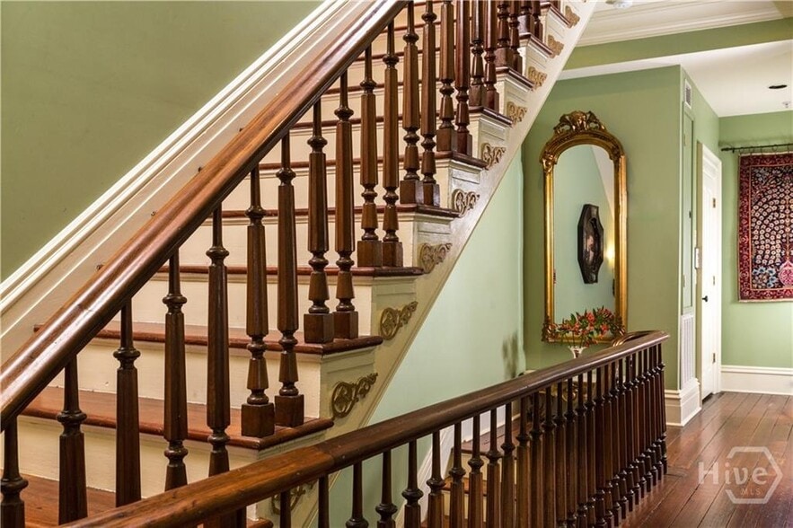 More Photos Of 109 W Liberty St, Savannah Hospitality For Sale