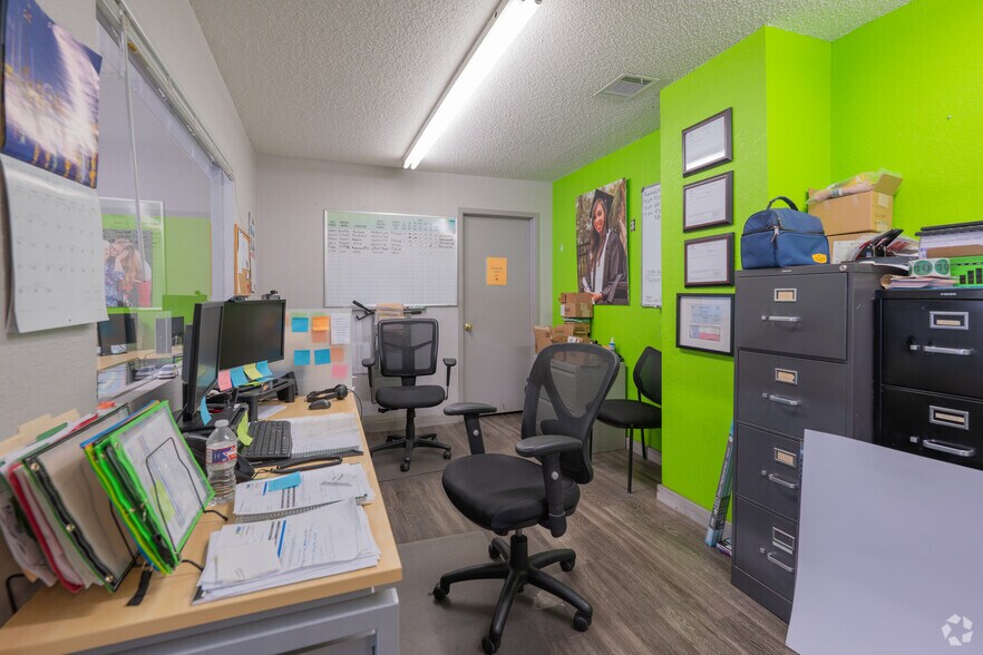 More Photos Of 2108 N Beach St, Haltom City Auto Repair For Sale