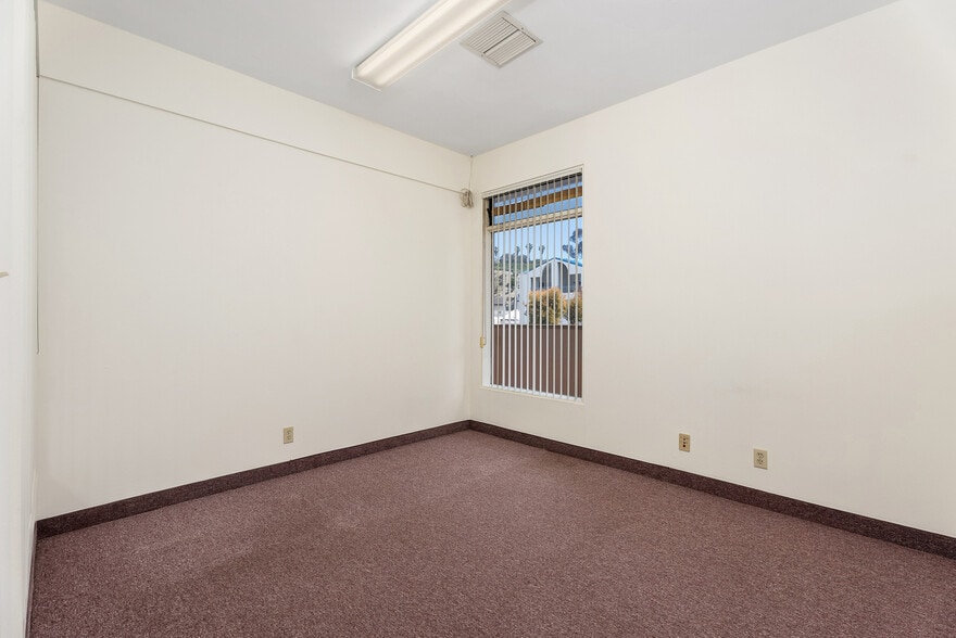 More Photos Of 34231 Camino Capistrano, Dana Point Office For Lease