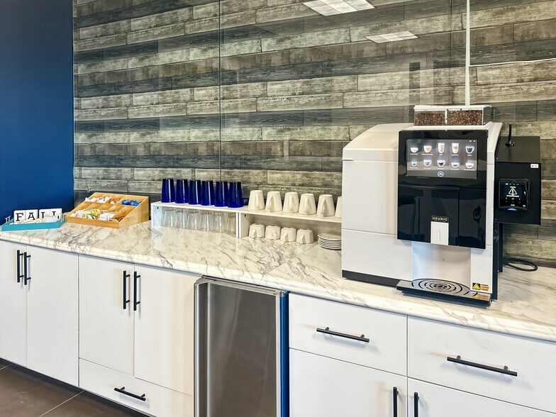 More Photos Of 999 Corporate Dr, Ladera Ranch Coworking Space