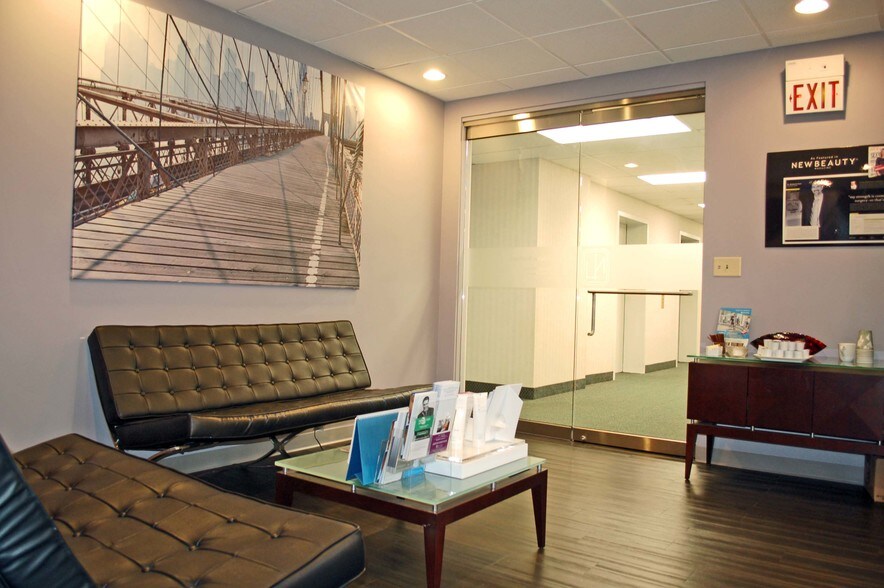 More Photos Of 29001 Cedar Rd, Lyndhurst Medical For Lease