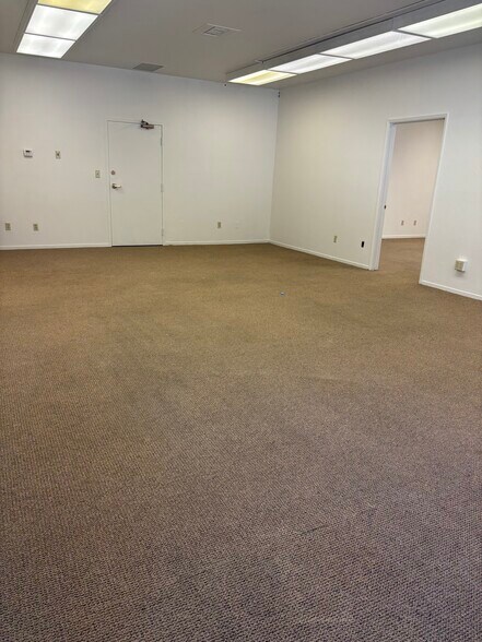 More Photos Of 2489 Lake Tahoe Blvd, South Lake Tahoe Office For Lease