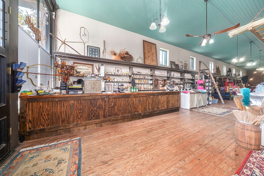 More Photos Of 411 E Front Ave, Chester Hospitality For Sale
