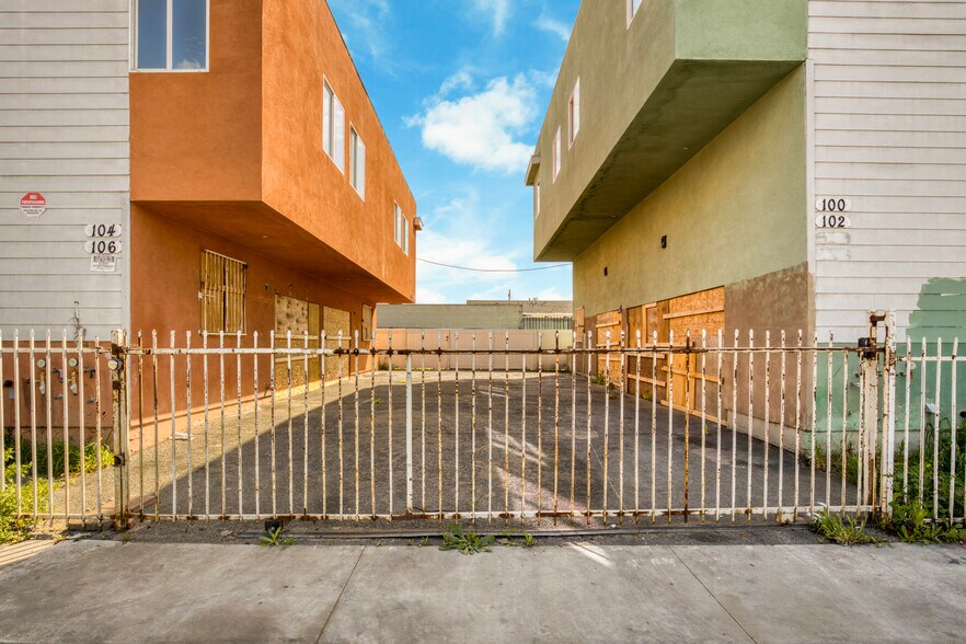 More Photos Of 6500 S Main St, Los Angeles Apartments For Sale