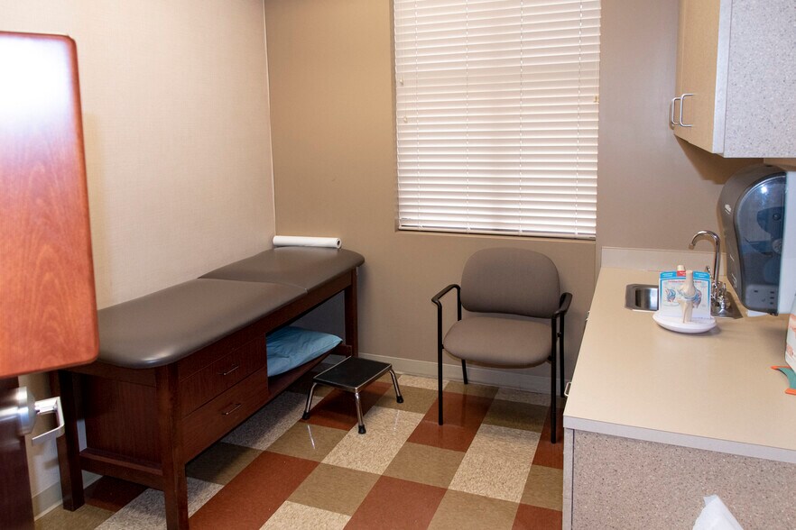 More Photos Of 1035 Lincolnton Rd, Salisbury Medical For Sale