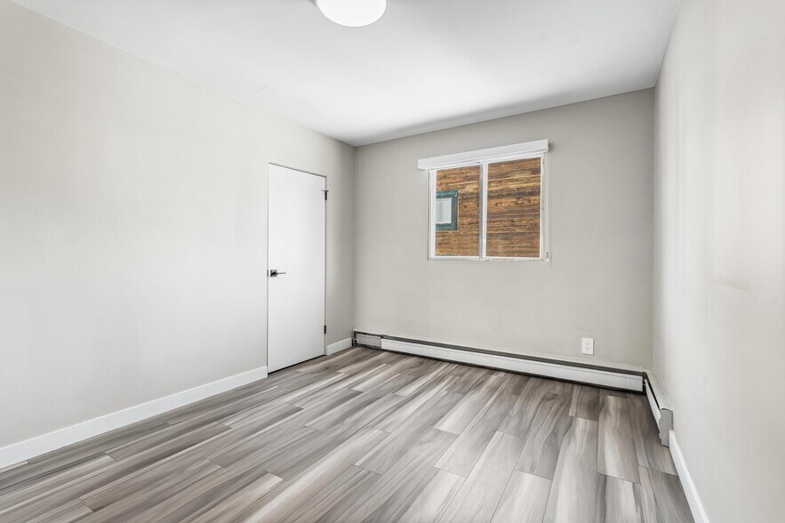 More Photos Of 1624 26 Av SW, Calgary Apartments For Sale