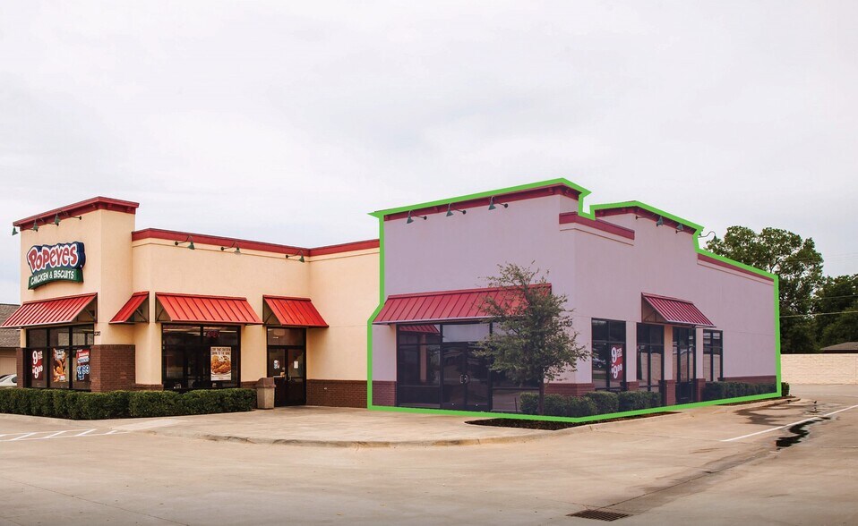 More Photos Of 2320-2330 S Broadway, Edmond Restaurant For Lease