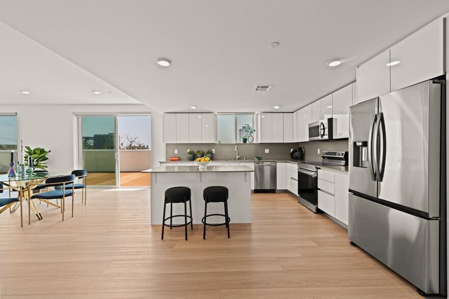 More Photos Of 1759 N Gower St, Los Angeles Apartments For Sale