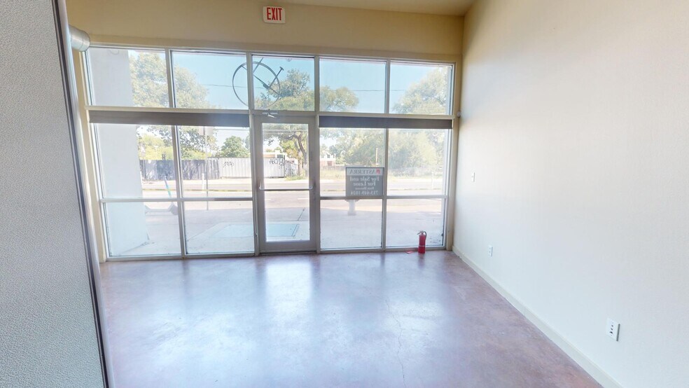 More Photos Of 2931 E 12th St, Austin Apartments For Sale