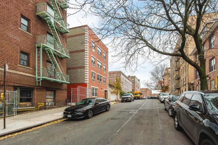 More Photos Of 253 E 206th St, Bronx Apartments For Sale