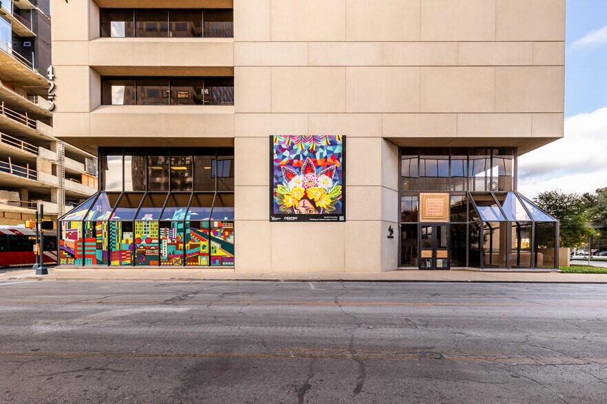 More Photos Of 425 Soledad St, San Antonio Loft Creative Space For Lease