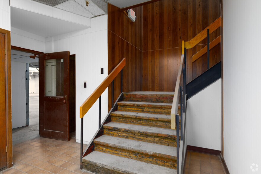 More Photos Of 3 Cass St, Keyport Warehouse For Lease