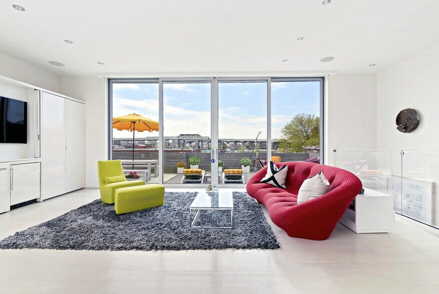 More Photos Of 47 4th St, Brooklyn Flex For Sale