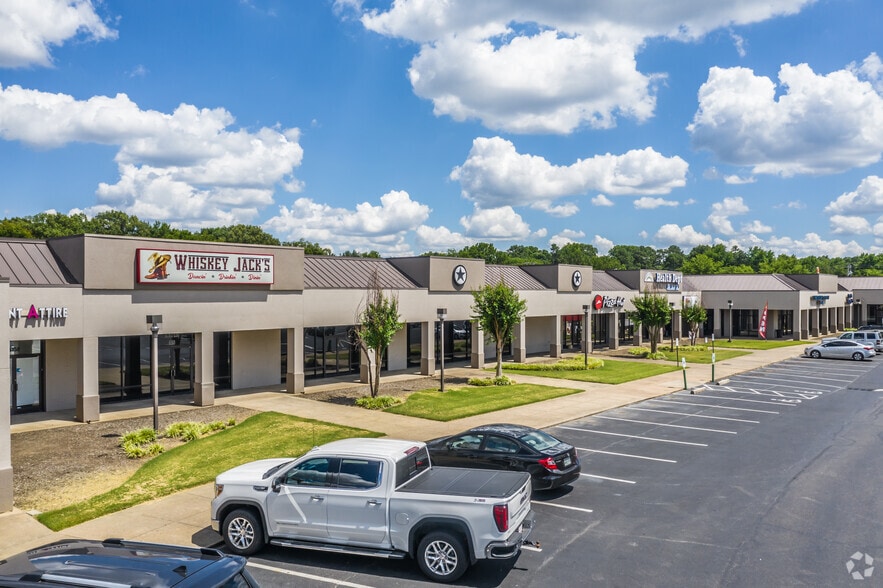 More Photos Of 6150 Macon Rd, Memphis General Retail For Sale