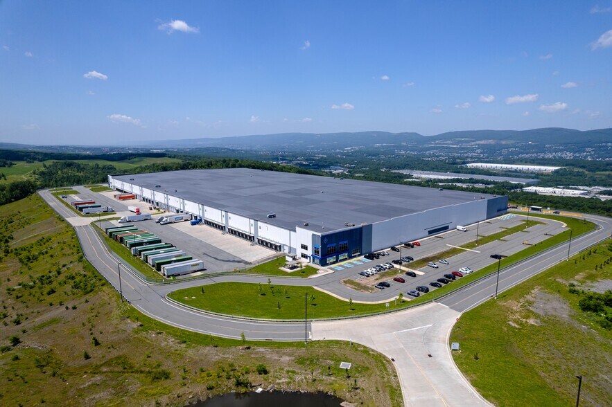 More Photos Of 1350 Moosic Lake Rd, Jessup Distribution For Lease