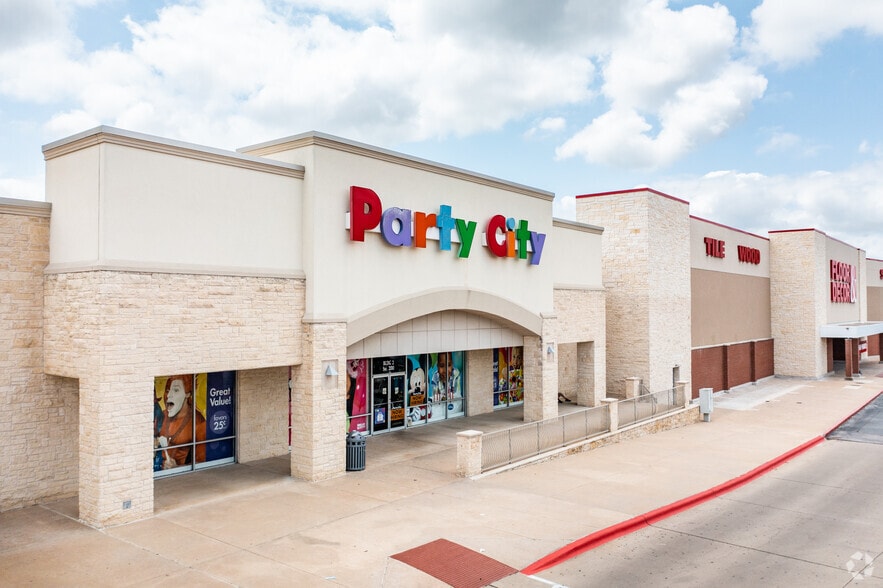 More Photos Of 12901 N I-35 Service Rd, Austin Unknown For Lease