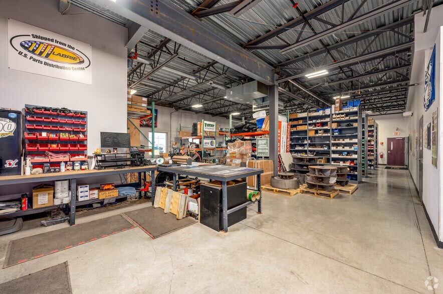 More Photos Of 5550 Poindexter Dr, Indianapolis Distribution For Sale