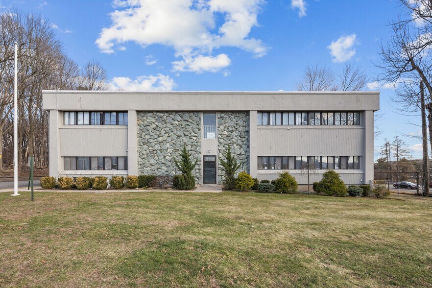 More Photos Of 29 N Airmont Rd, Suffern Medical For Lease