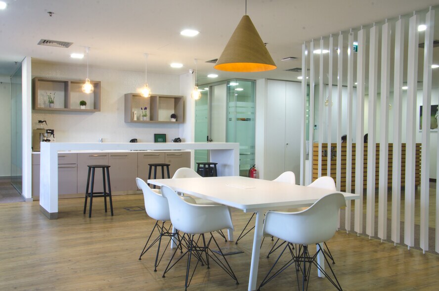 More Photos Of 2706 Kirkwood Hwy, Wilmington Coworking Space