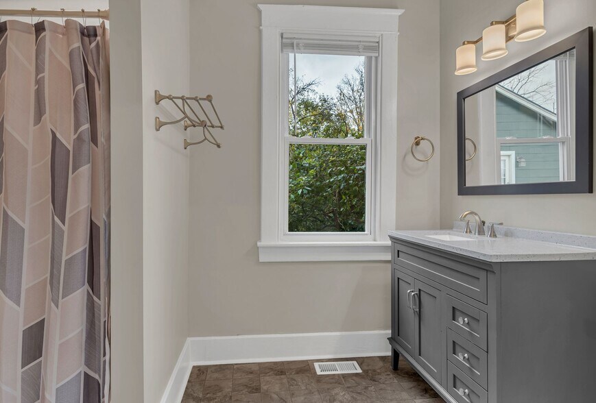 More Photos Of 1102 Kirkland Avenue, Nashville Office Residential For Lease