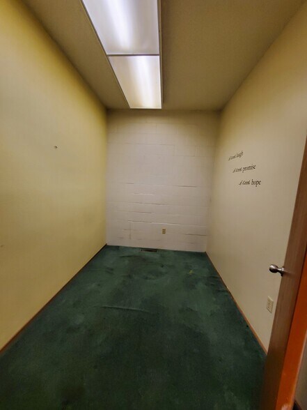 More Photos Of 1343-1353 W Main St, Merced General Retail For Sale
