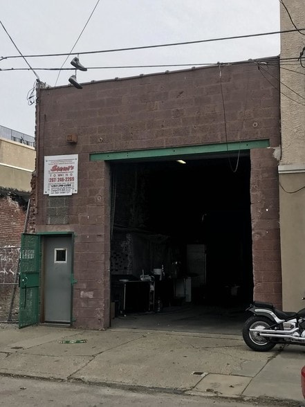 Primary Photo Of 1745 Tilghman St, Philadelphia Industrial For Lease