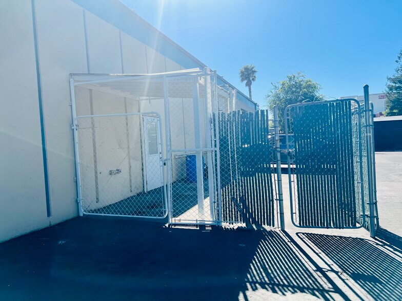 More Photos Of 625-725 San Aleso Ave, Sunnyvale Light Distribution For Lease