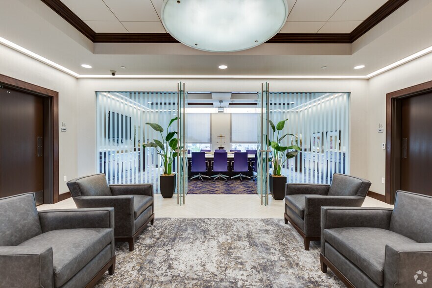 More Photos Of 500 NW 6th St, Oklahoma City Medical For Lease