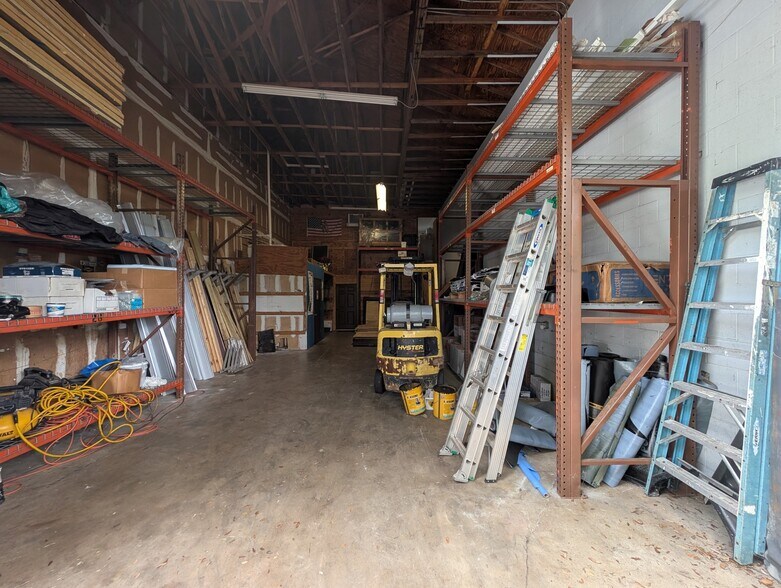 More Photos Of 861 SW Lakehurst Dr, Port Saint Lucie Distribution For Sale