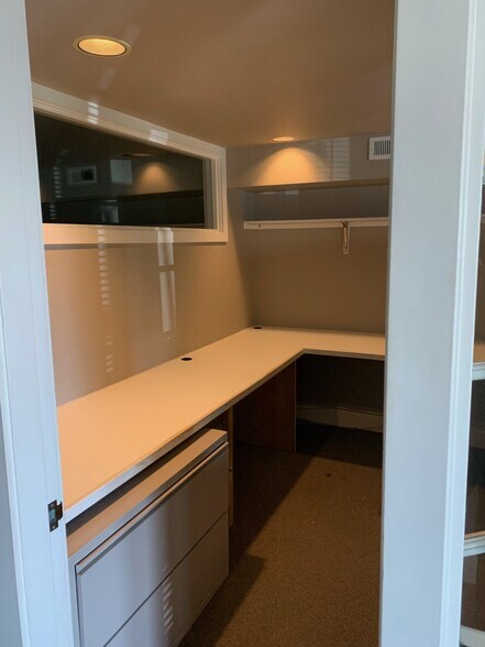 More Photos Of 4314 E Madison St, Seattle Office For Lease