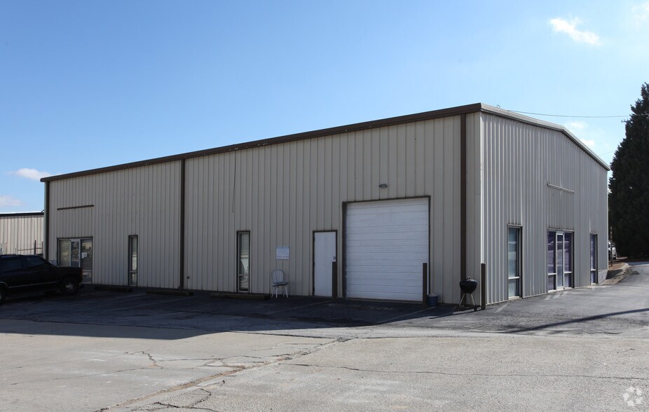 More Photos Of 1601 General Arts Rd NW, Conyers Warehouse For Lease