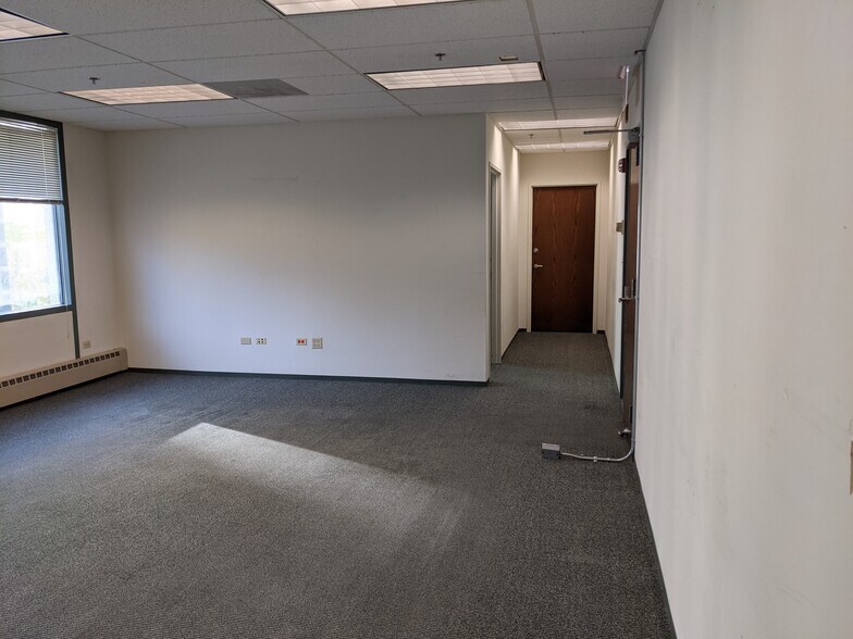 More Photos Of 1111 N Wells St, Chicago Office For Lease