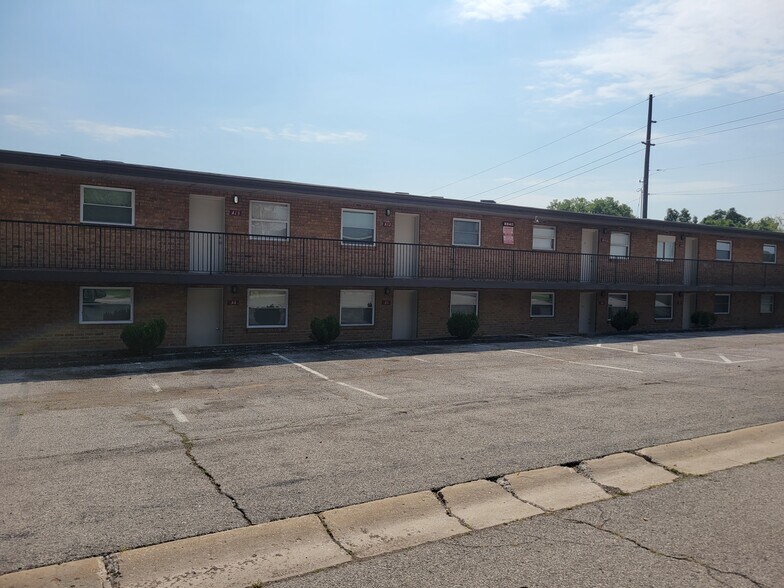 More Photos Of 9639-9640 Diamond Dr, Saint Louis Apartments For Sale